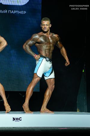 MAN'S PHYSIQUE 174